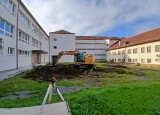Školní dvůr (01).jpg
